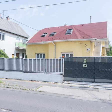 Hi-Bp Garden City Batsanyi Apartment 3 Rooms, Apartment Upstairs Near The City Train With Free Parking Budapeste Exterior foto