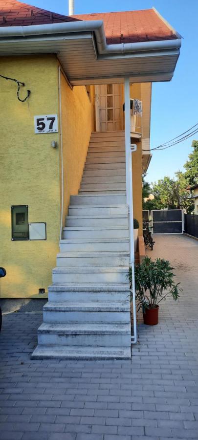 Hi-Bp Garden City Batsanyi Apartment 3 Rooms, Apartment Upstairs Near The City Train With Free Parking Budapeste Exterior foto
