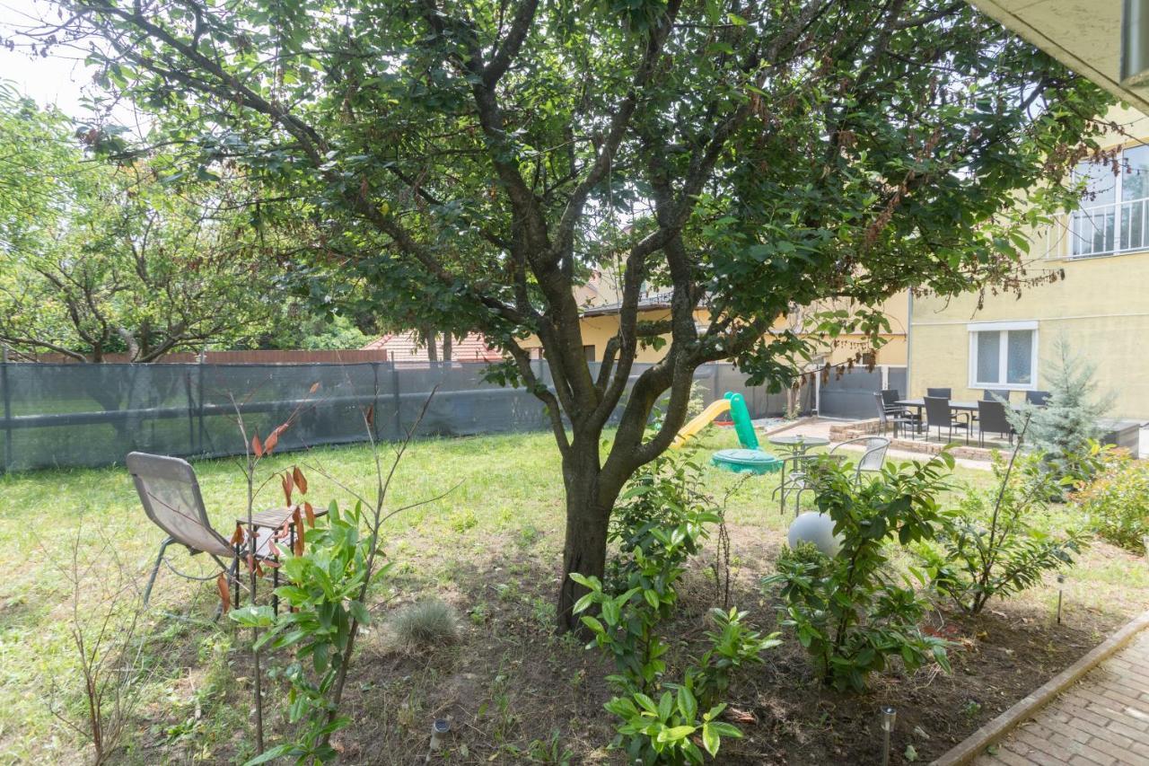Hi-Bp Garden City Batsanyi Apartment 3 Rooms, Apartment Upstairs Near The City Train With Free Parking Budapeste Exterior foto